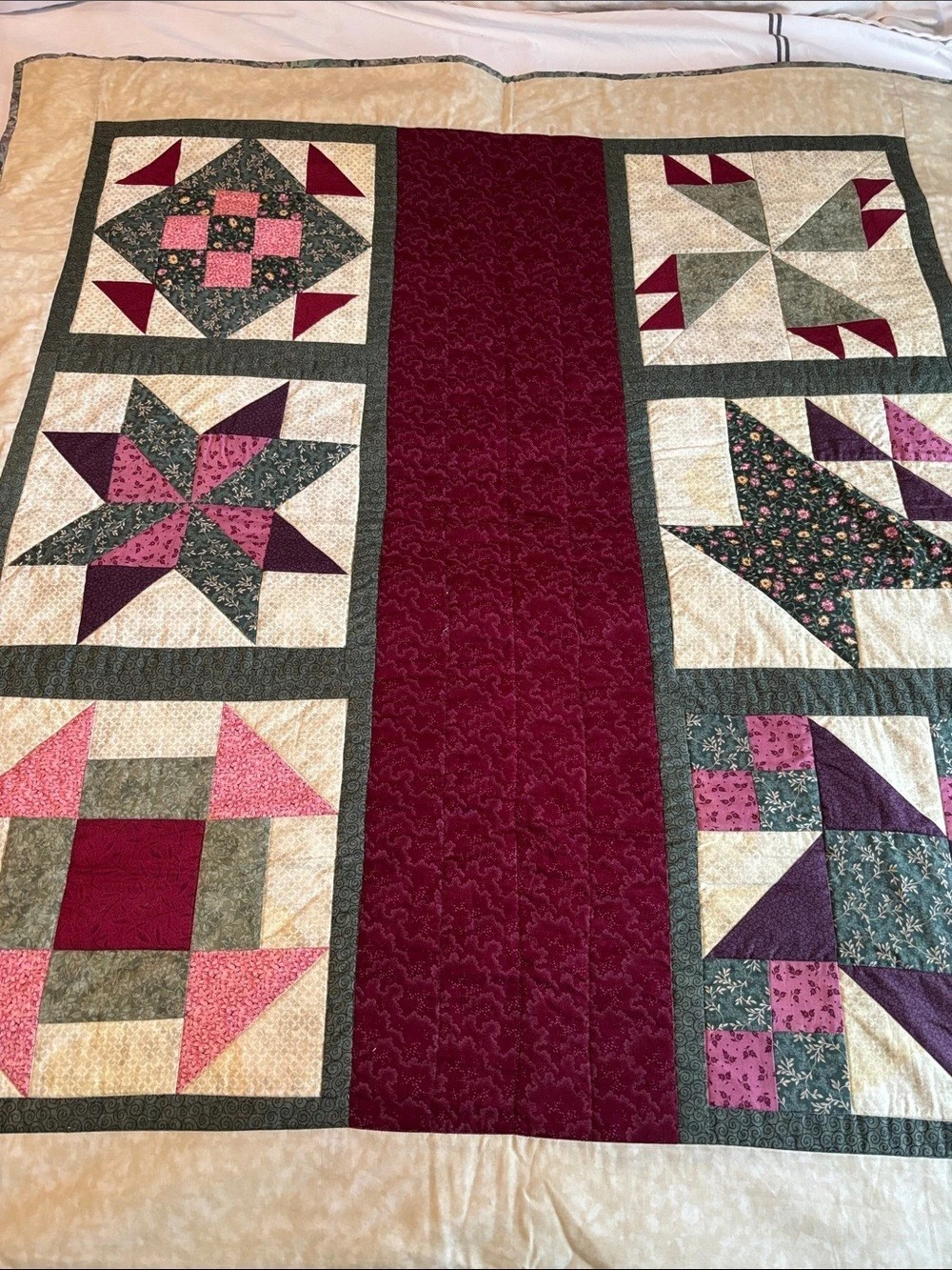 Sampler quilt Patchwork Quilt in Cream & Purple